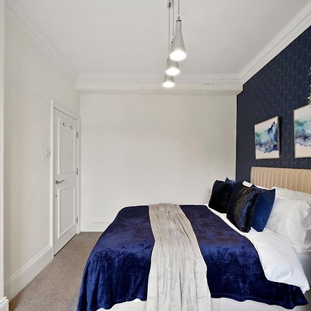 Delightful Flat In London - Sleeps 6 Apartment ภายนอก รูปภาพ